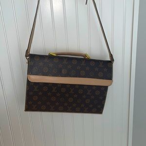 Louie vuitton laptop/folder mock bag